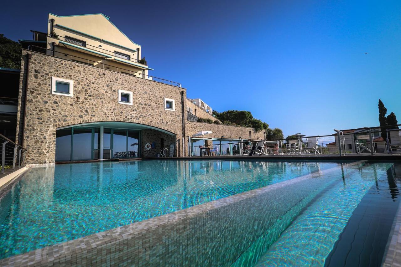 Dominio Mare Resort & Spa Bergeggi Exteriör bild